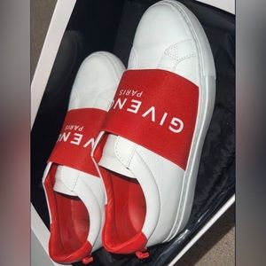 Givency sneakers size 5